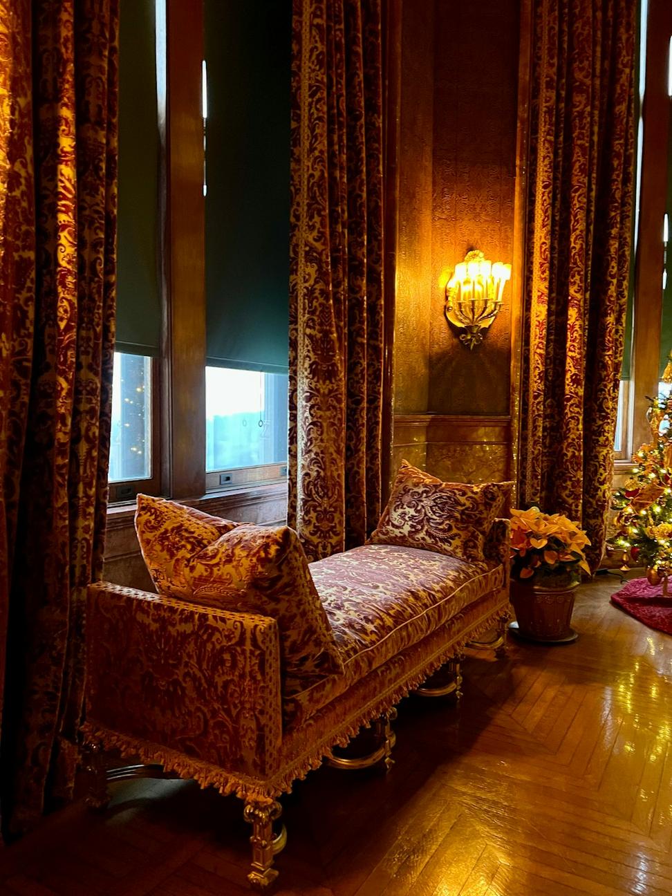 Deluxe Queen Suite